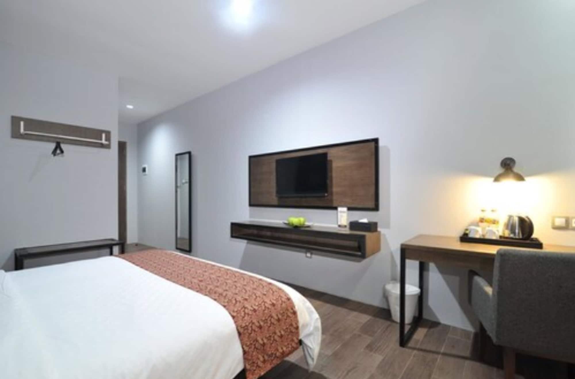 Grand Kangen Hotel Urip Sumoharjo Yogyakarta Exterior photo